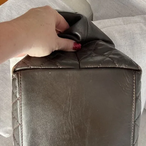 Chanel Lamb skin should’ve back zipper closure silver details chocolate color - Picture 10 of 17